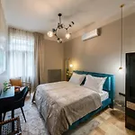 Nest Hotel 4*