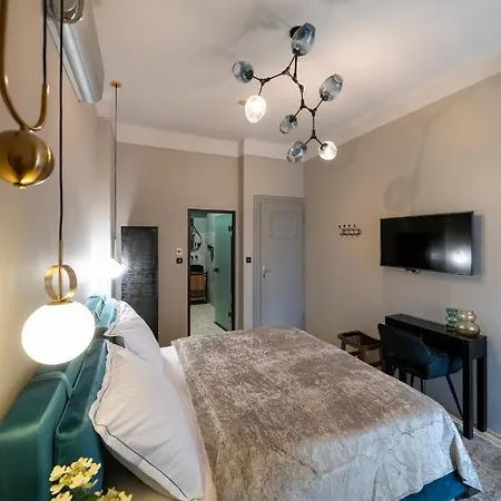 Nest Hotel 4*