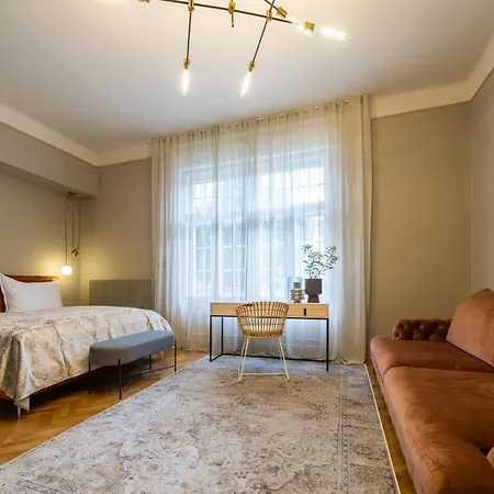 Nest 4* Győr