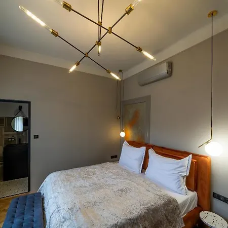 فندق Nest غيور