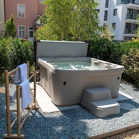 Nest Hotel 4*