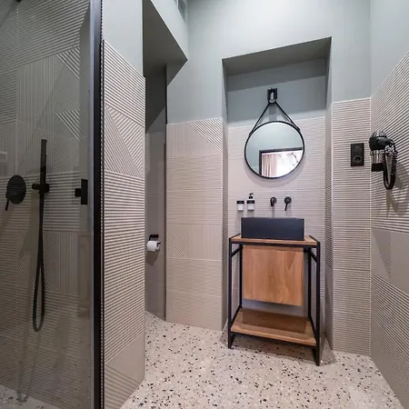 فندق Nest غيور