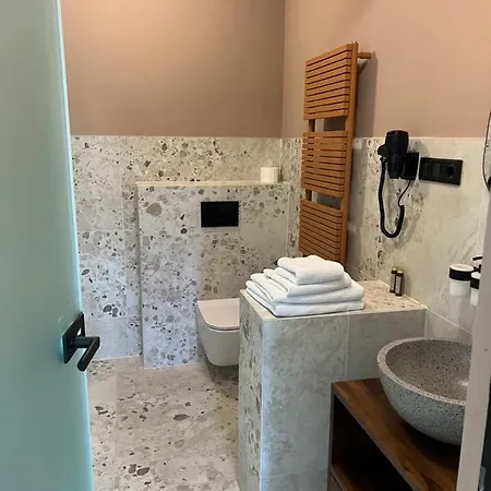 Nest Hotel 4*