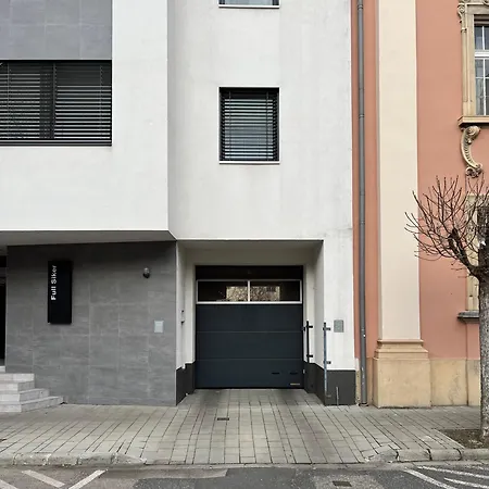 فندق Nest غيور