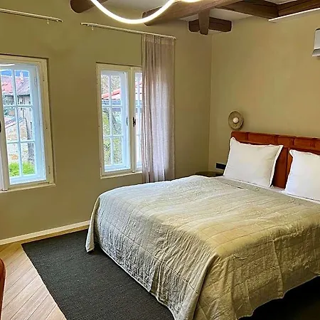 Nest 4*