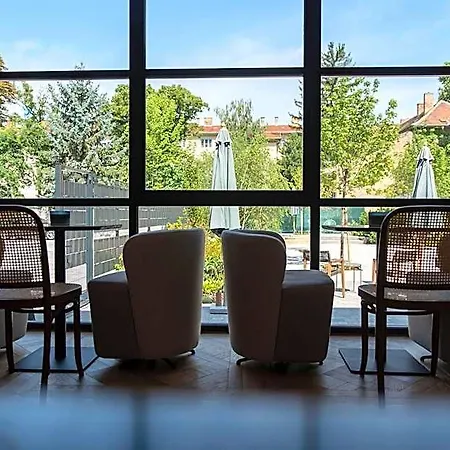 Nest Hotel 4*