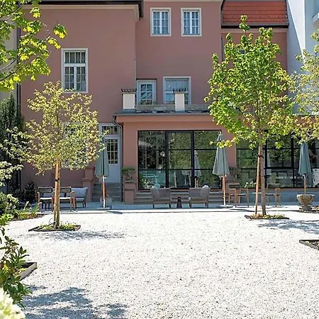 Hotel Nest