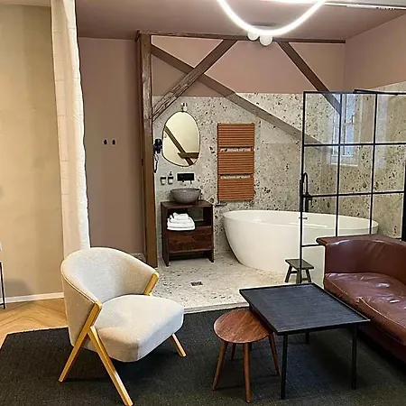 Hotel Nest 4*