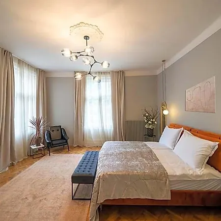 Hotel Nest