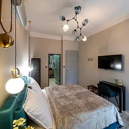 Nest Hotel