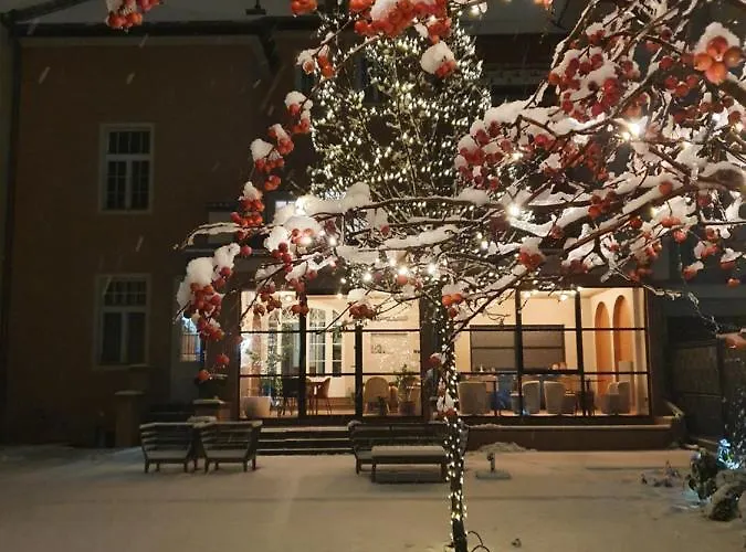 Nest فندق غيور